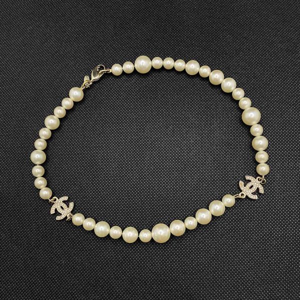 Chanel White Pearl Short Necklace Discount