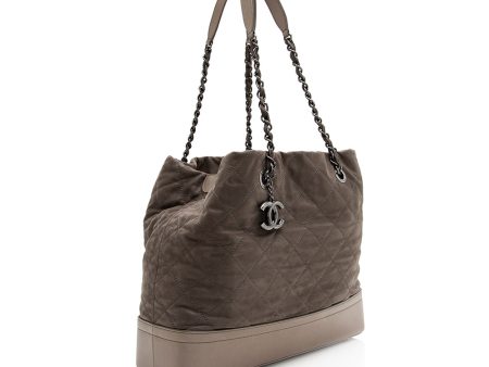 Chanel Iridescent Calfskin VIP Grand Shopping Tote (SHF-20908) For Sale