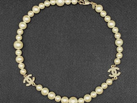 Chanel White Pearl Short Necklace Discount