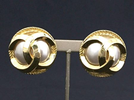 CHANEL CC Logo Gold Tone Pearl Earrings For Cheap