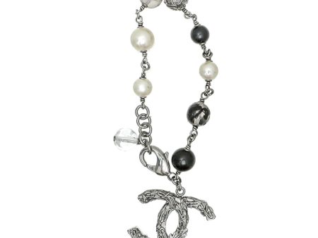 Chanel Bicolor CC Leaf Glass Pearls Bracelet For Sale