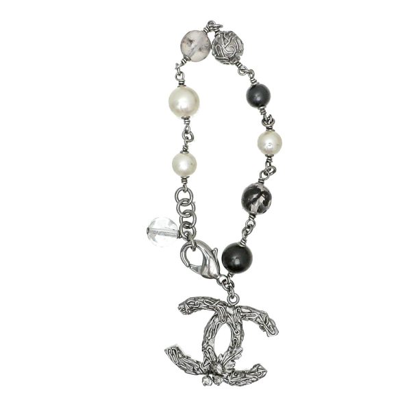 Chanel Bicolor CC Leaf Glass Pearls Bracelet For Sale