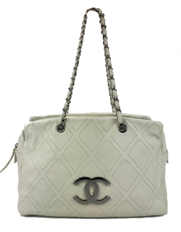 Chanel Large Diamond Stitch Tote in White Online