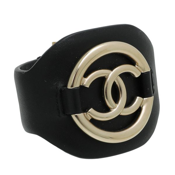 Chanel Black CC Round Logo Bracelet Small For Sale