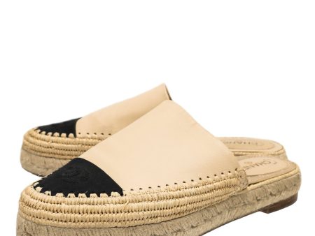 Chanel Bicolor CC Raffia Espadrille Mules 39 For Discount