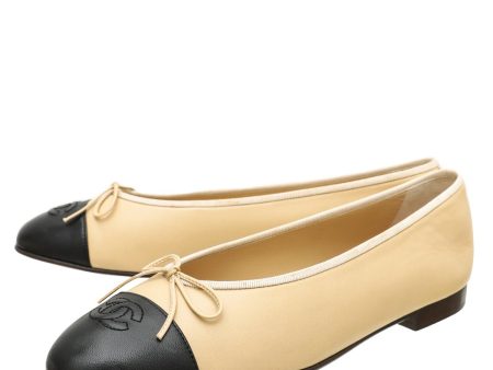 Chanel Bicolor CC Cap Toe Bow Flat Ballerina 42 Hot on Sale