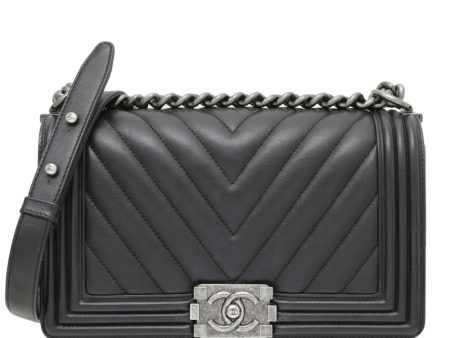 Chanel Black Chevron Boy Medium Bag For Sale