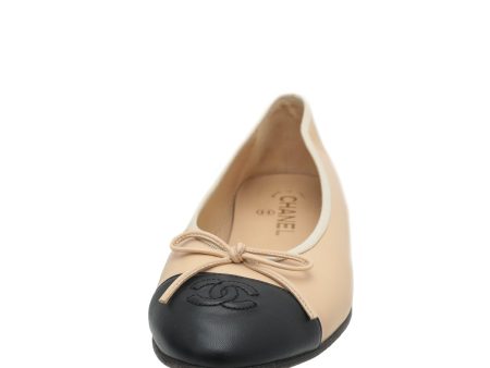 Chanel Bicolor CC Cap Toe Bow Flat Ballerina 39 Discount