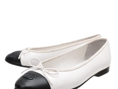 Chanel Bicolor CC Cap Toe Bow Ballerina 38 For Discount